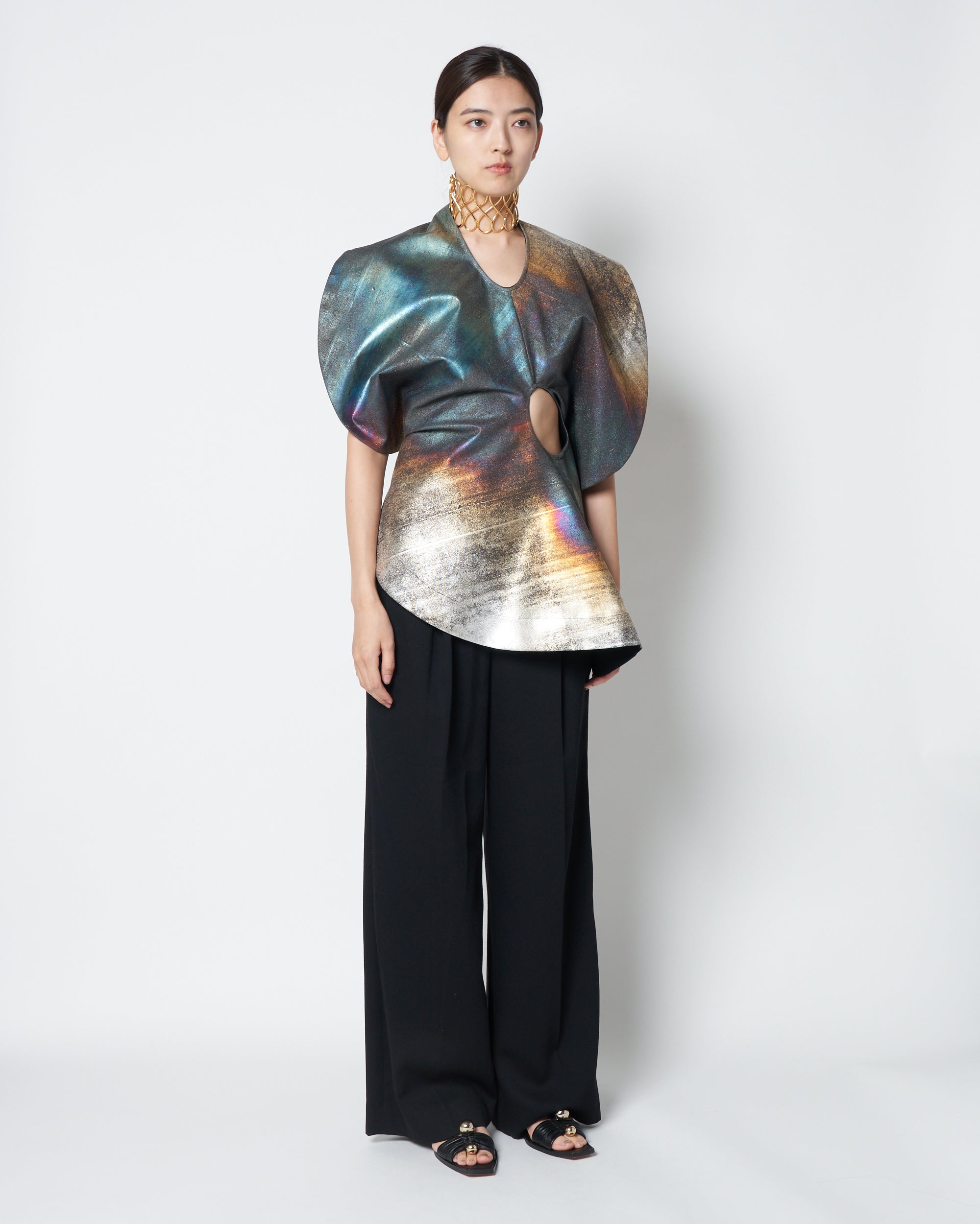 【PRE ORDER】LORNA - ASYMMETRY CUT OUT TOP WITH FOIL COATING