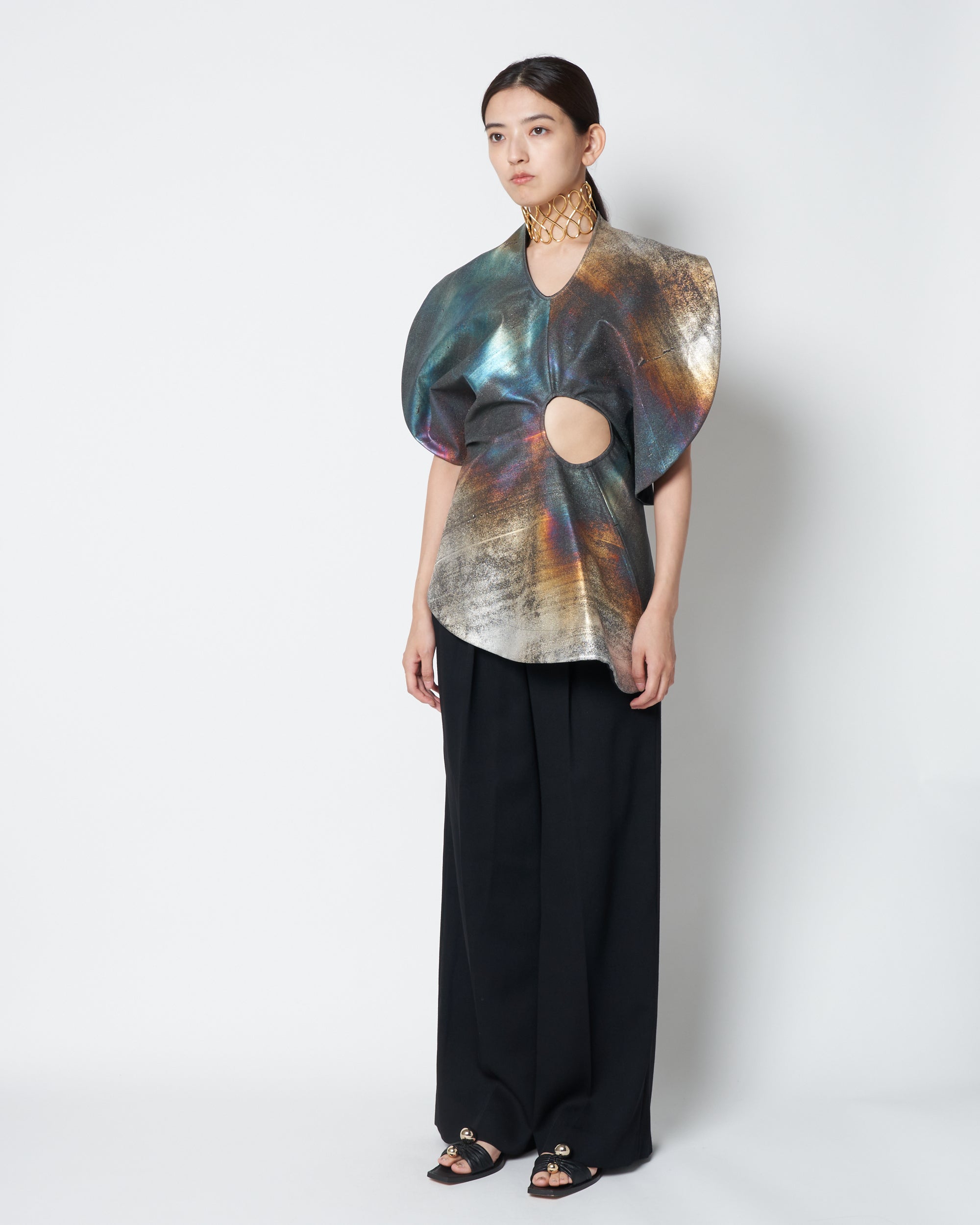 【PRE ORDER】LORNA - ASYMMETRY CUT OUT TOP WITH FOIL COATING