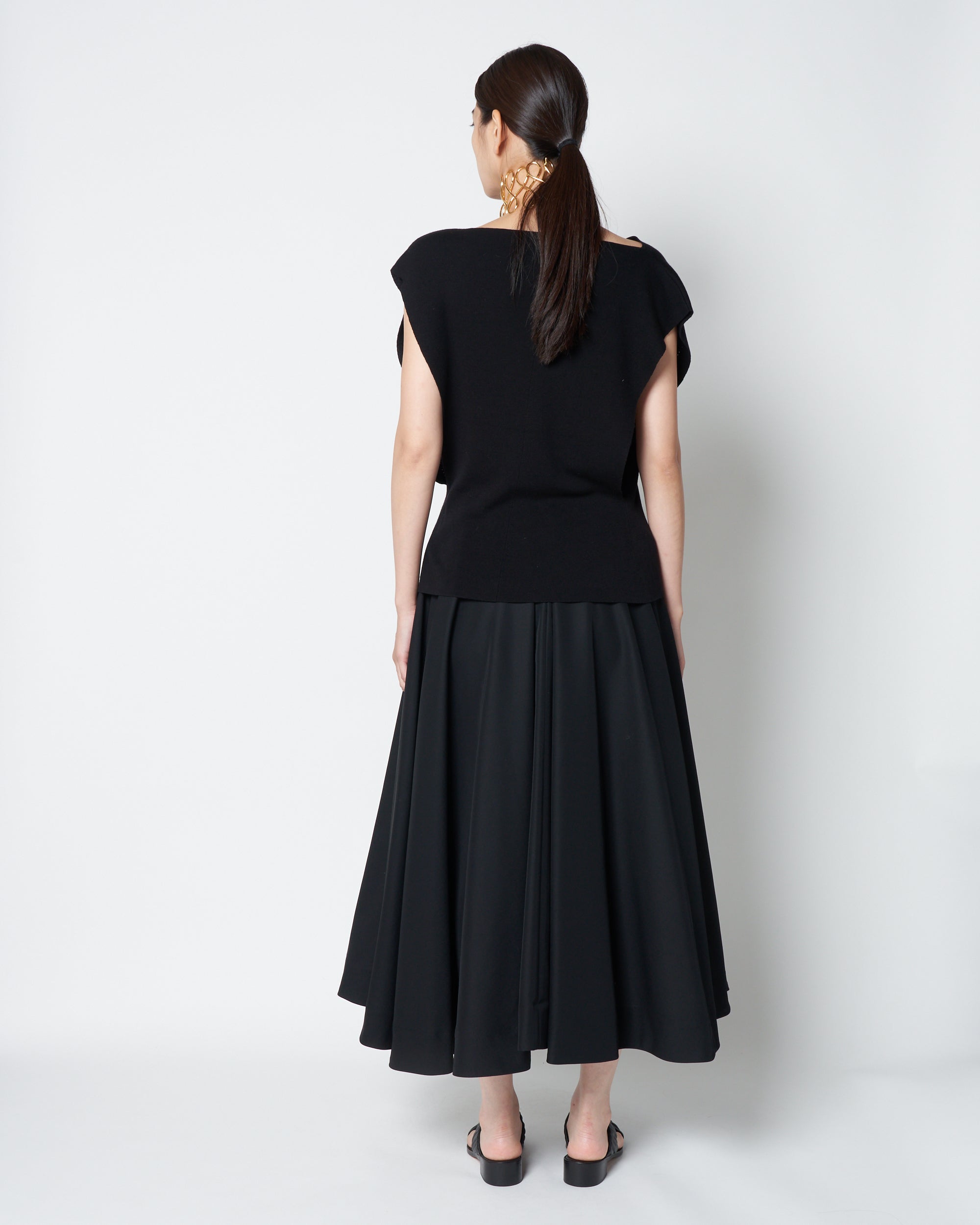 【PRE ORDER】LUCIA - TENCEL CASHMERE CONTEMPORARY TOP