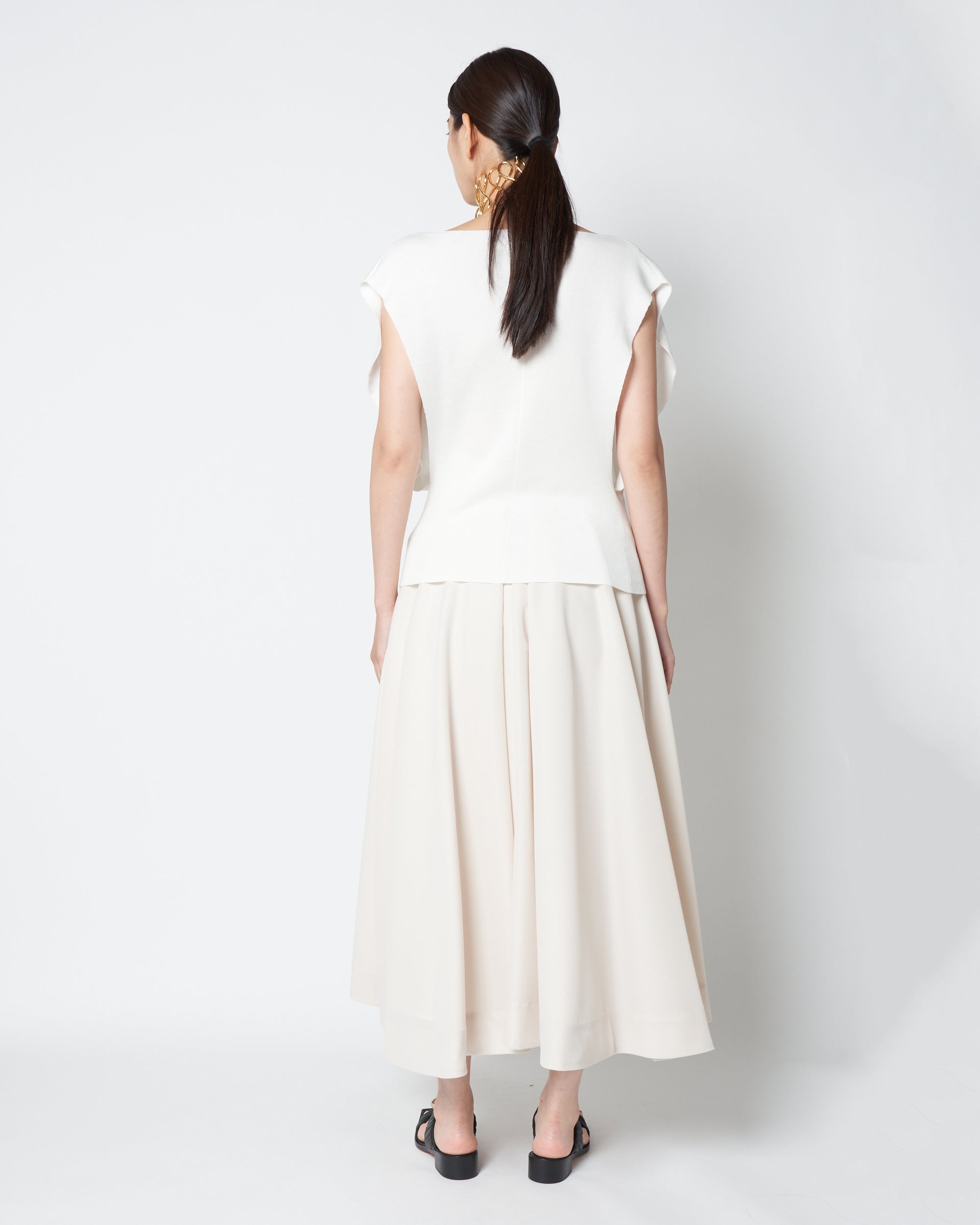 【PRE ORDER】LUCIA - TENCEL CASHMERE CONTEMPORARY TOP