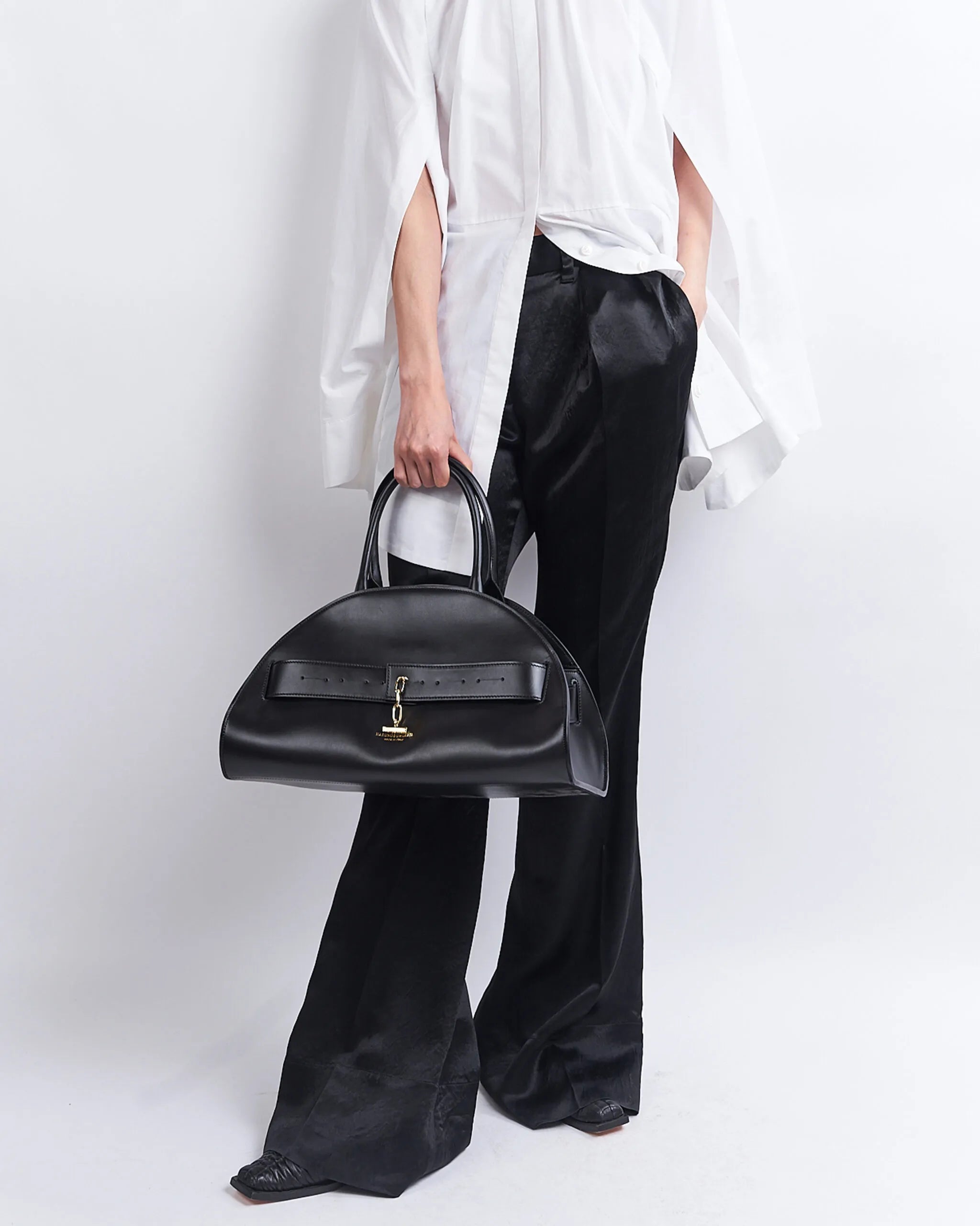 PIADA MEDIA - LEATHER BELTED MEDIUM BOSTON – HARUNOBUMURATA PIADA MEDIA - LEATHER BELTED MEDIUM BOSTON – HARUNOBUMURATA