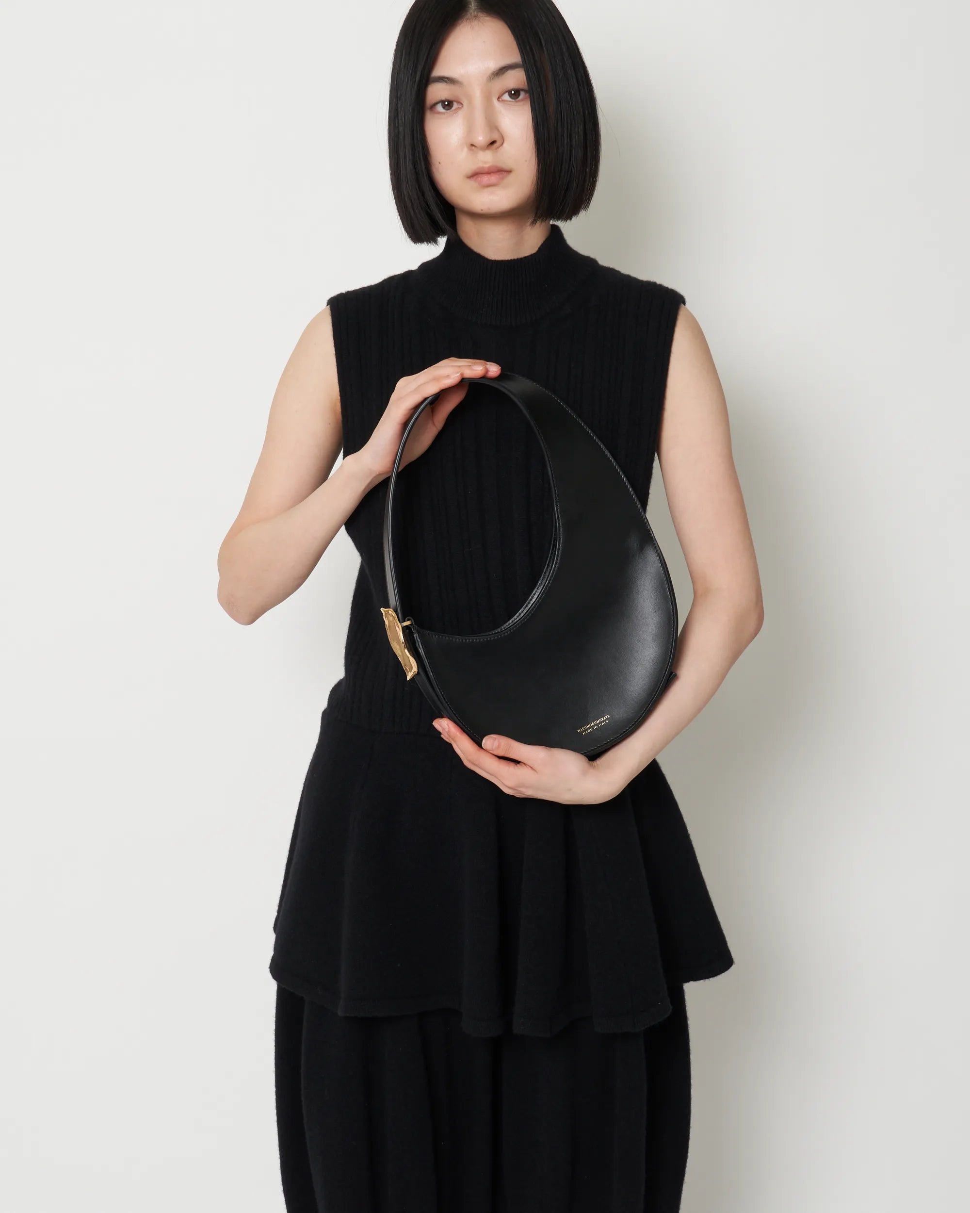 CONSTANTIN - LEATHER CIRCLE BAG