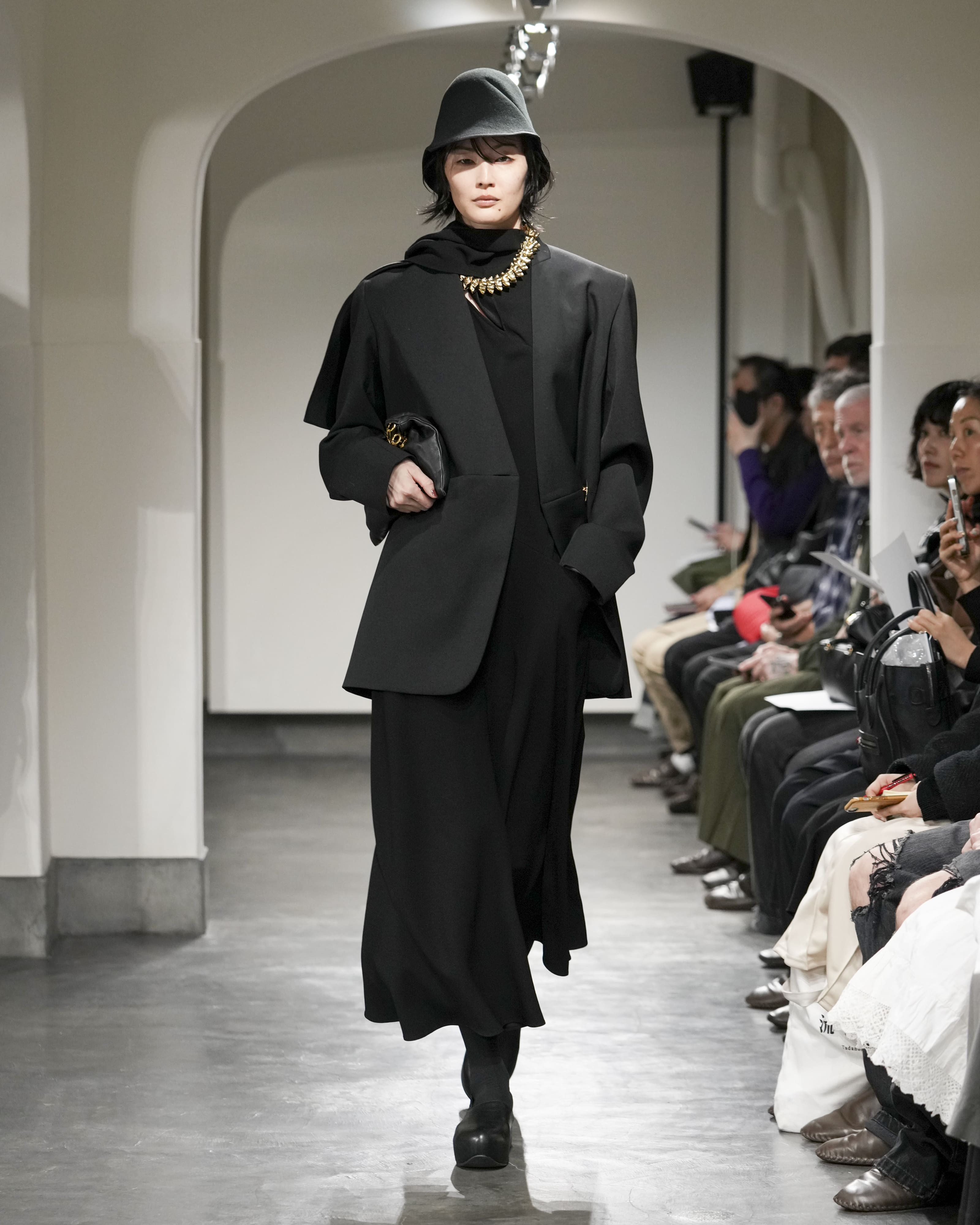 HARU -  COLLARLESS WOOL TAILORED BLAZER