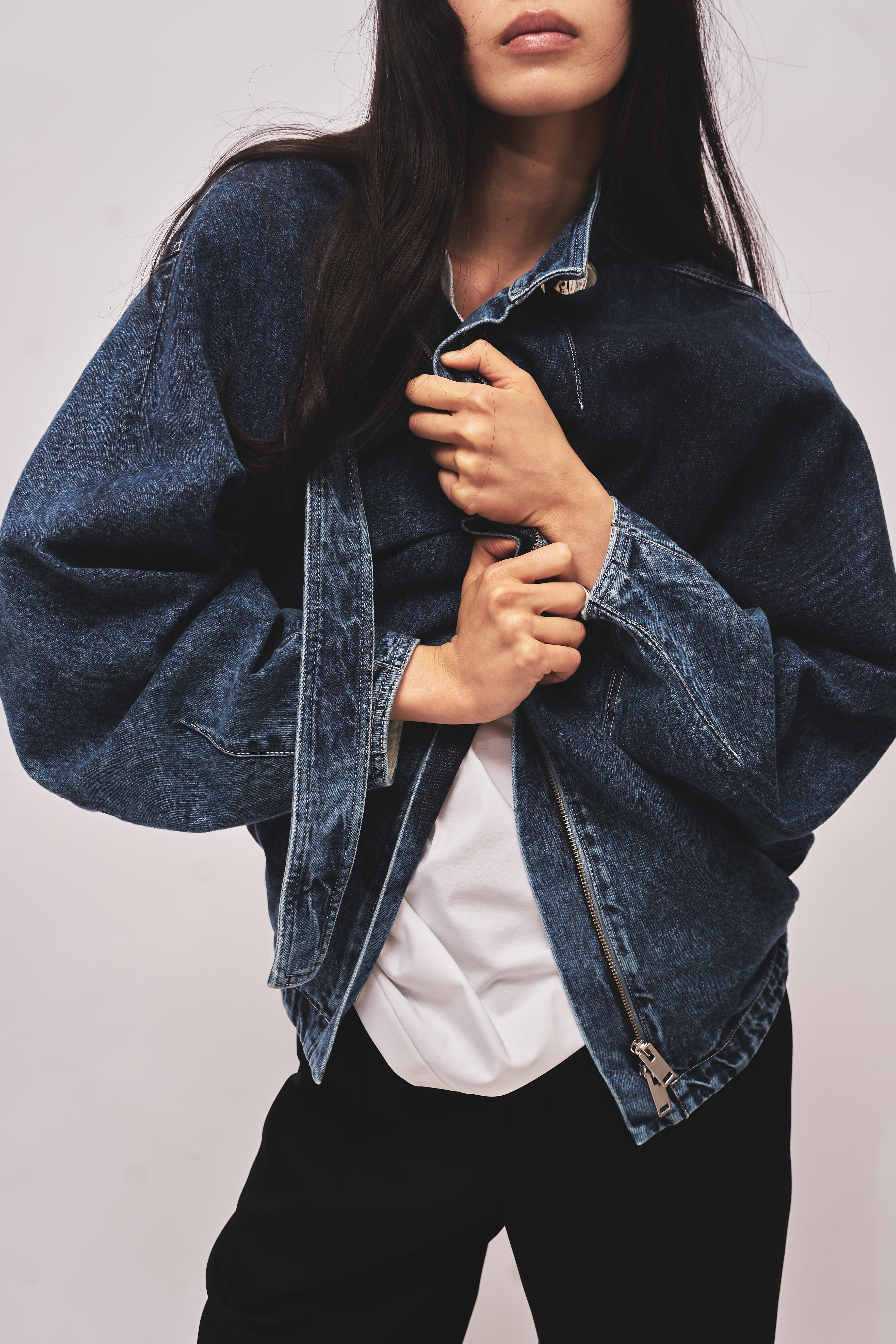 IVANA - ROUND SHAPED ZIP UP DENIM BLOUSON