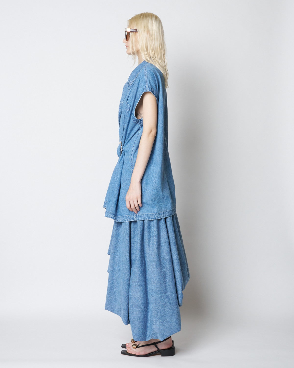 【PRE ORDER】NOA - DENIM GATHERED TOP WITH BUCKLE