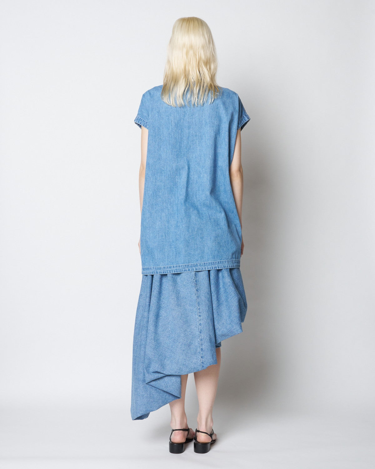 【PRE ORDER】NOA - DENIM GATHERED TOP WITH BUCKLE
