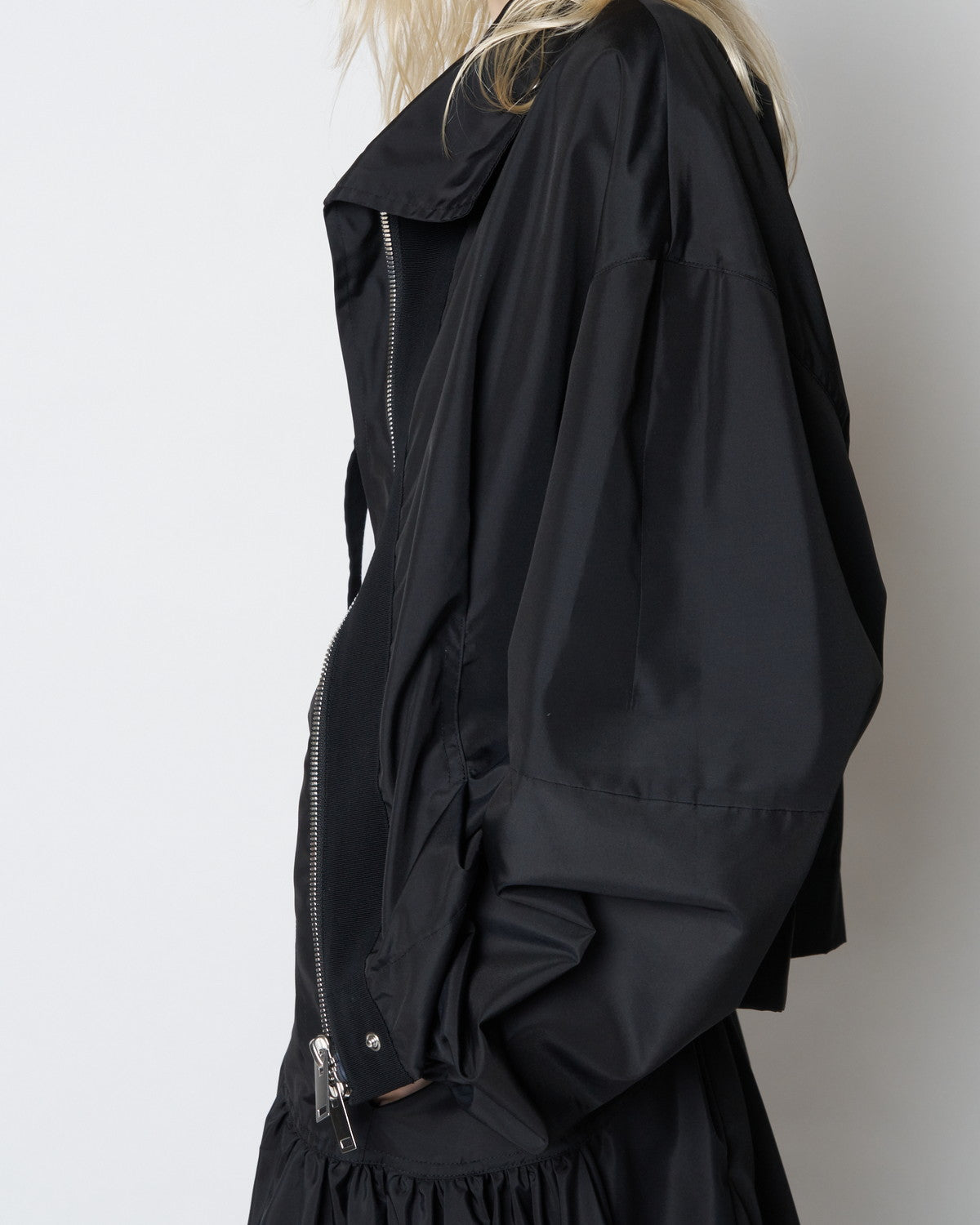 【PRE ORDER】PAMELA - STAND COLLAR NYLON JACKET