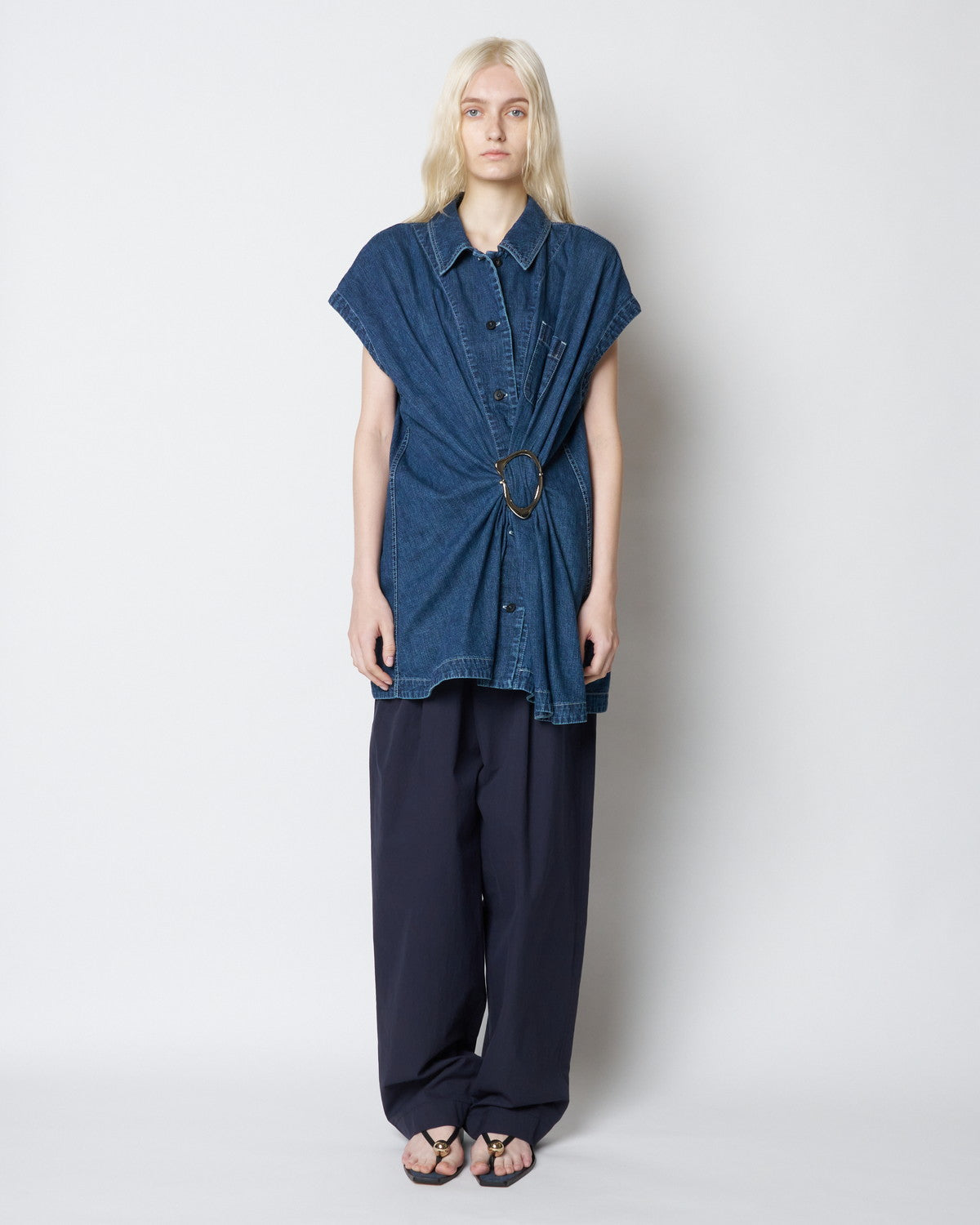 【PRE ORDER】NOA - DENIM GATHERED TOP WITH BUCKLE