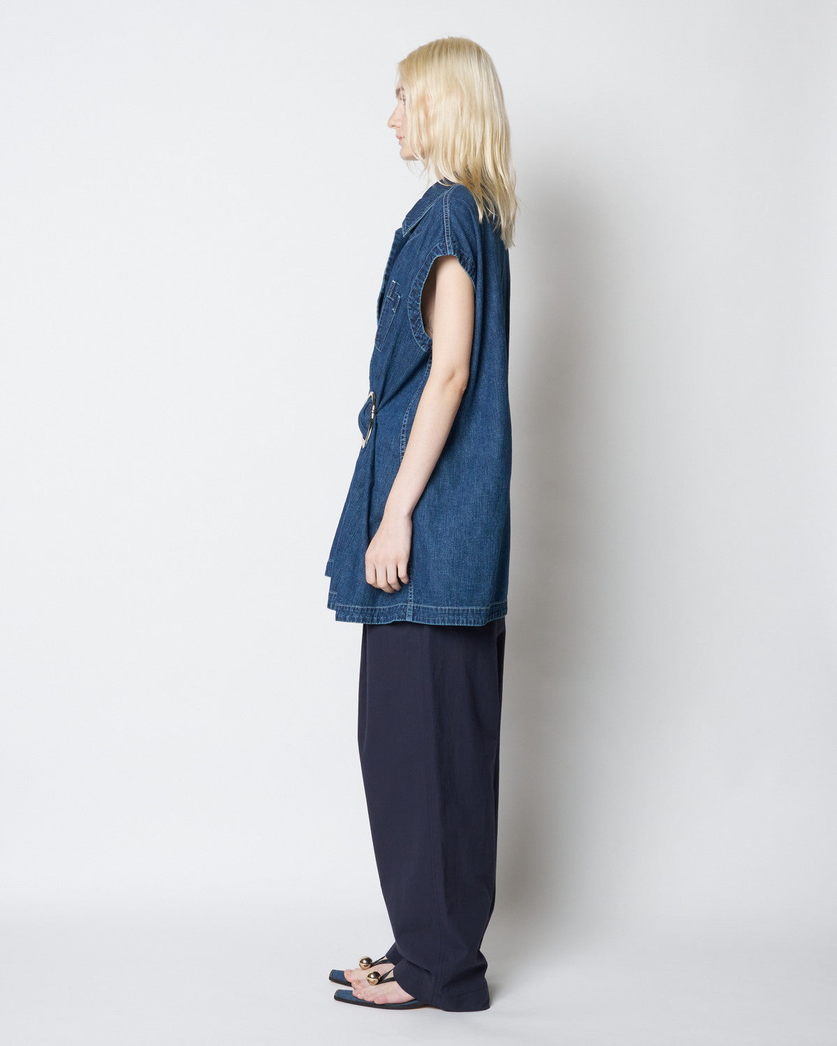 【PRE ORDER】NOA - DENIM GATHERED TOP WITH BUCKLE
