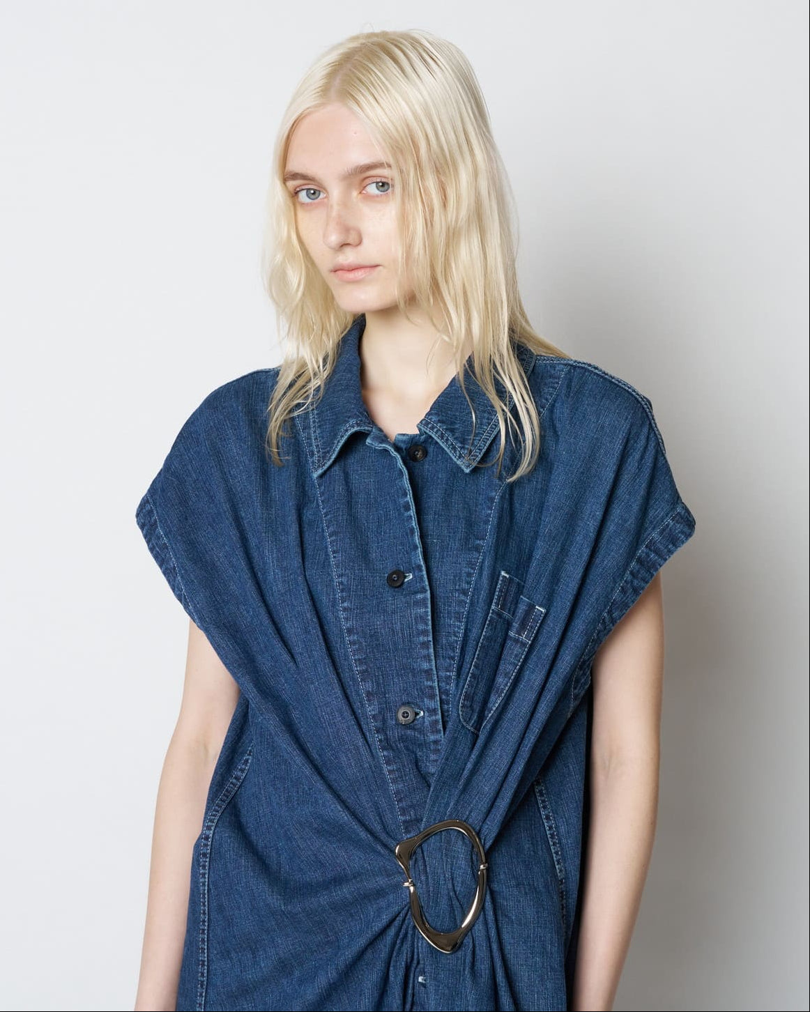 【PRE ORDER】NOA - DENIM GATHERED TOP WITH BUCKLE