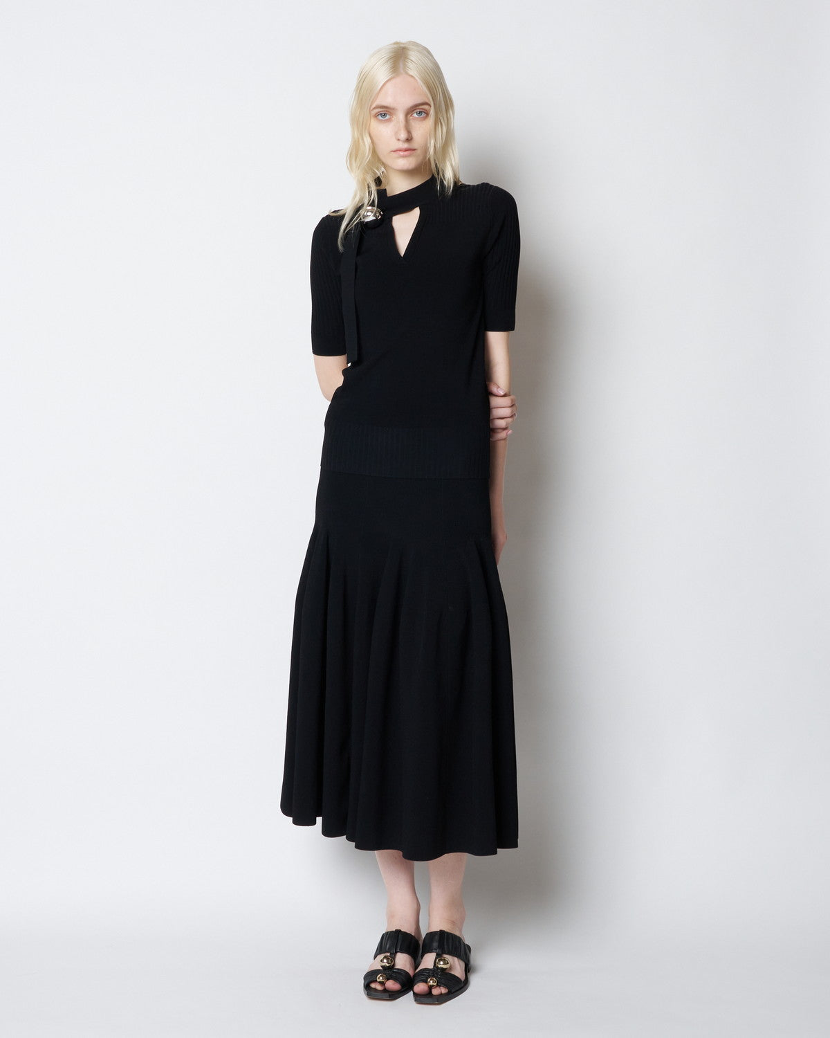 【PRE ORDER】NAMIE - KNIT BUTTON TOP