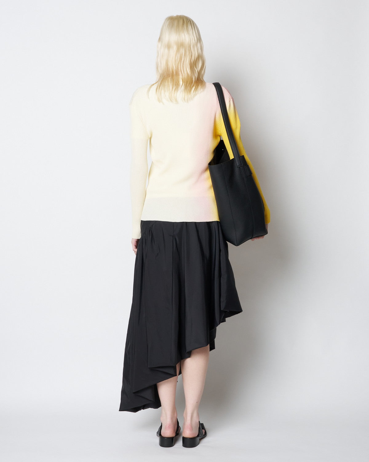 【PRE ORDER】PEARL - V NECK CARDIGAN WITH BUTTONS