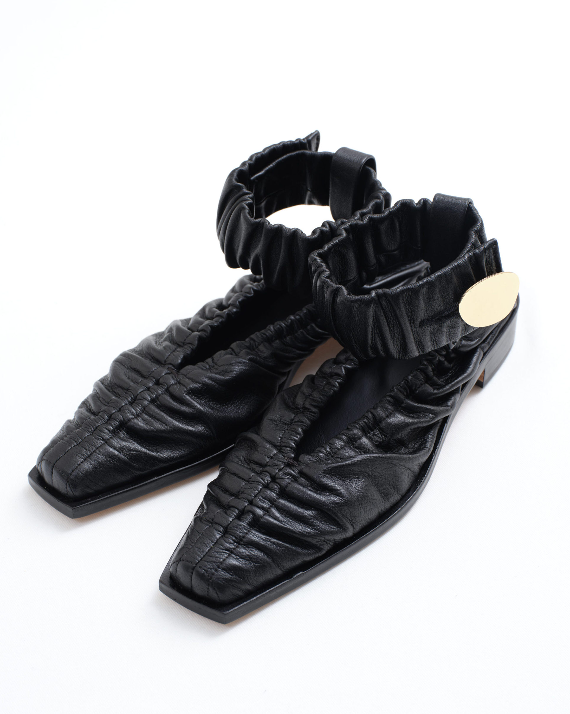GARWIN – SQUARE TOE GATHERED LEATHER SHOES – BLACK | HARUNOBUMURATA  Official Site